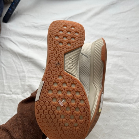 Flux Adapt Runner running shoe sneaker in bone - Picture 9 of 10
